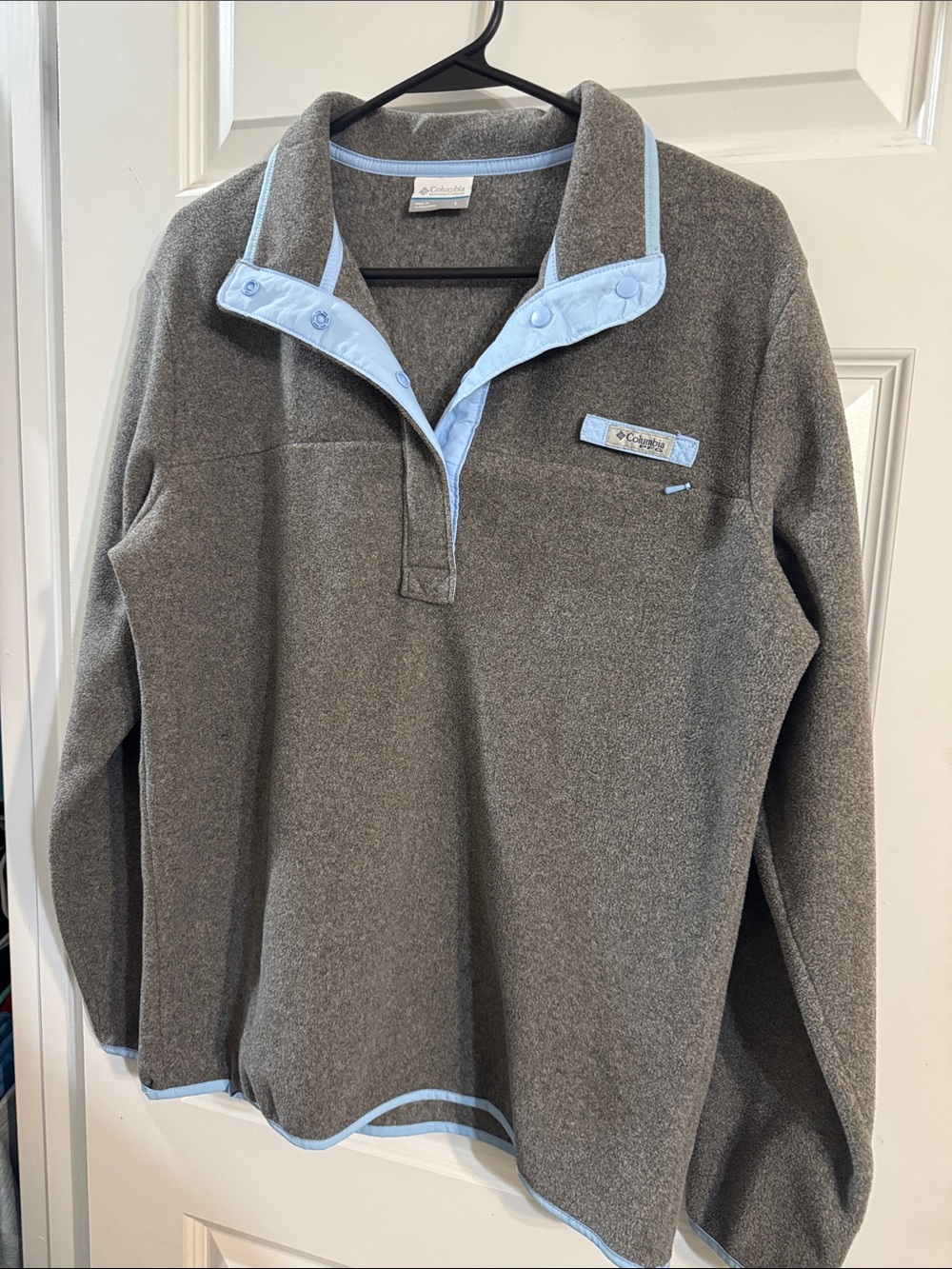 Columbia Men’s Gray Fleece Pullover with Light Blue Trim